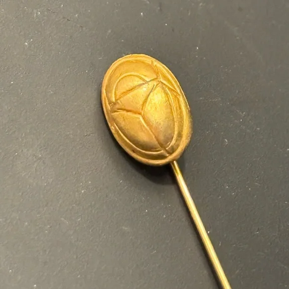 Victorian gold tone art deco scarab beetle design lapel or hat stick pin - Picture 2 of 4